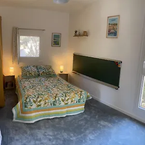 https://la-chambre-cassidaine.fr-provencehotel.com